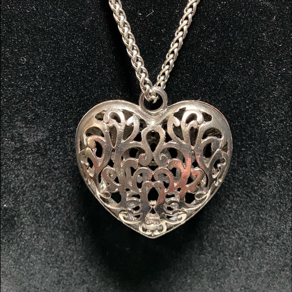 LARGE SILVER TONE METAL PUFFY ❤️ PENDANT